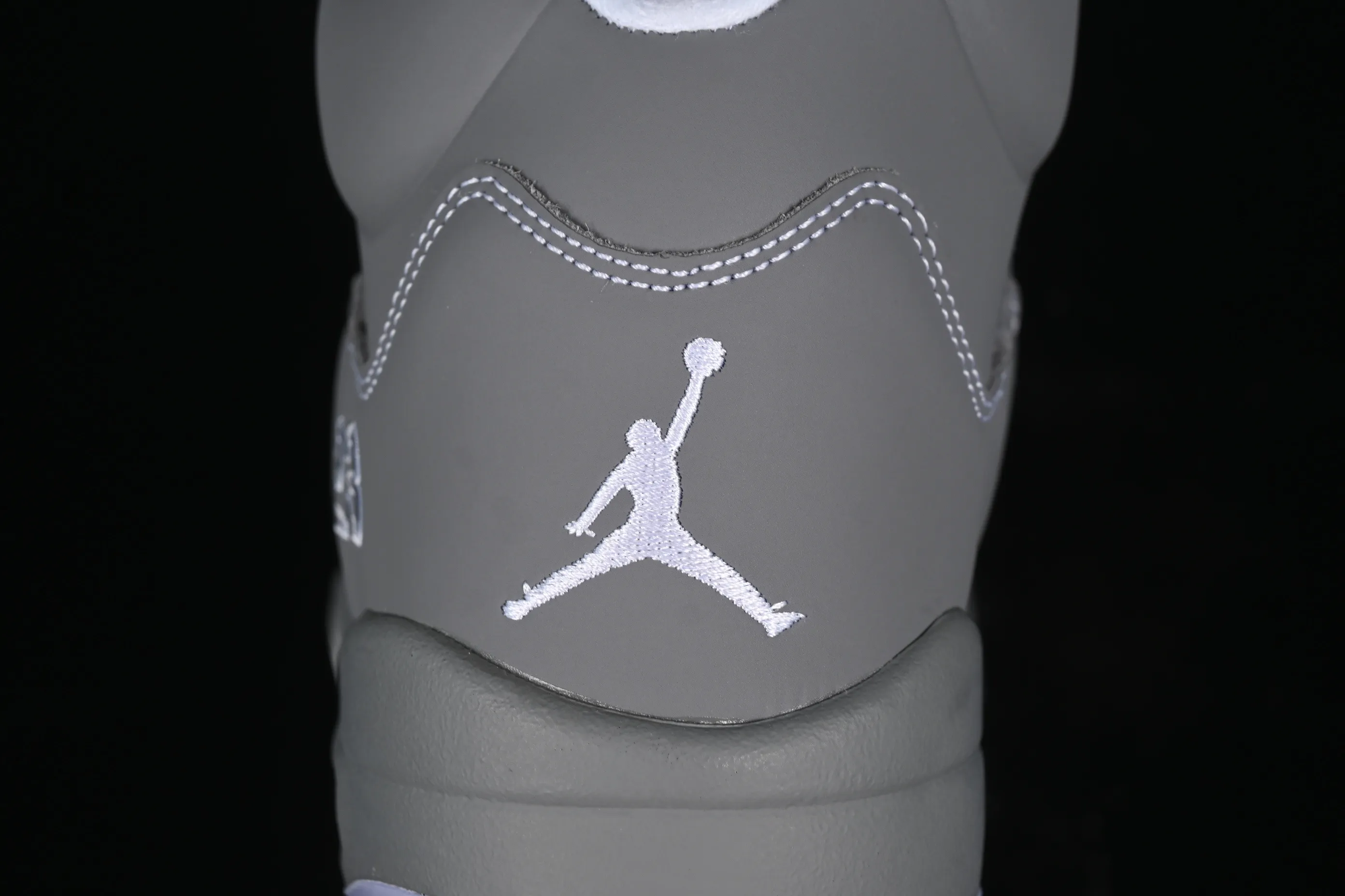 All categories Air Jordan Jordan series basketball shoes Air Jordan 5 Air Jordan 5 Retro AJ5 Joe 5 wolf gray color 136027-005